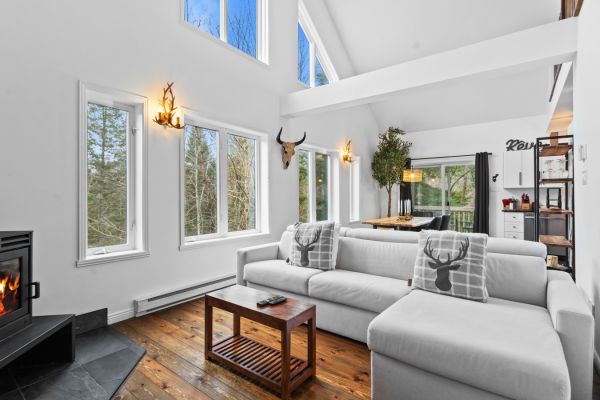 4 BR Retreat with Jacuzzi & Mont Tremblant View