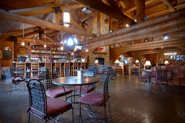 Chez Borivage & Whisky Bar