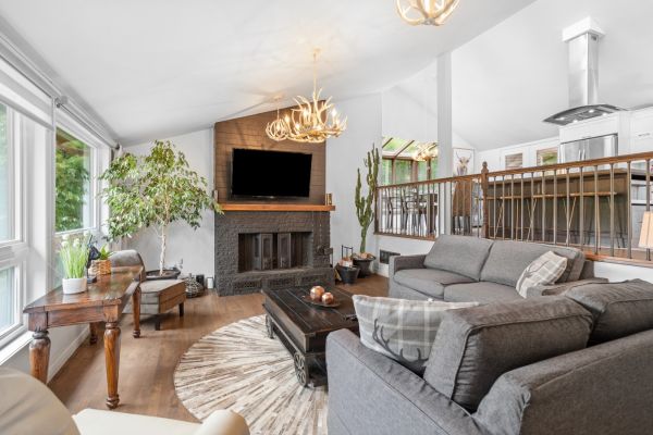 Forest Escape Near Tremblant | Jacuzzi & Arcade – Villa St-Jean