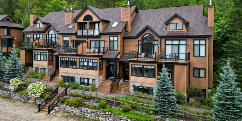 4 Storey Ski In/Out Mountain Home in Tremblant – Clairière Unit 402