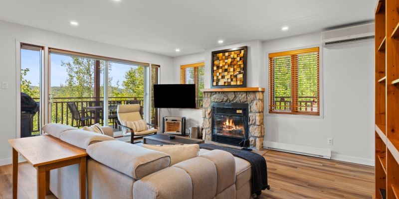 Hauts-Bois Ski In/Out 2brs w/Pool Access – Condo 193-1