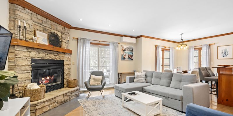 Le Plateau Ski In/ Out/ 2 bdrms w/ Pool Access